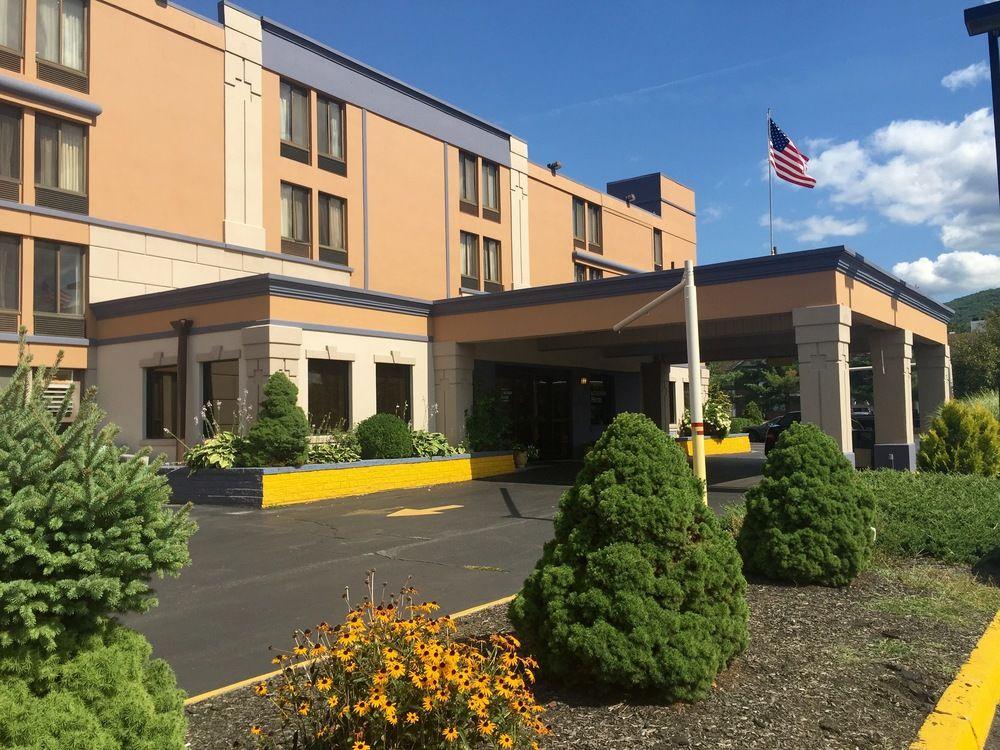 Hotel Wingate By Wyndham Fishkill Exterior foto
